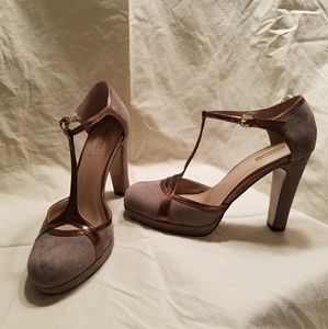 TAHARI Angela Suede Heels